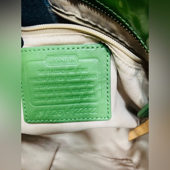 COACH PEYTON Embossed Green Medium Purse / Hand Bag - Picture 8 of 10